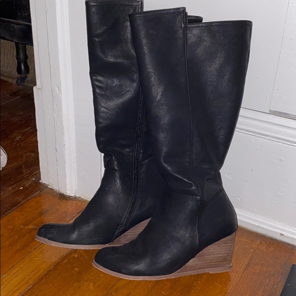 Knee high black boot wedges